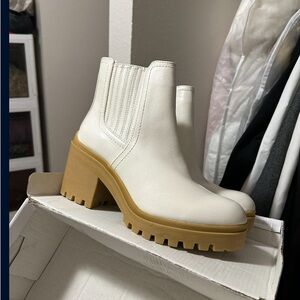 Elegant Cream Heeled Boots